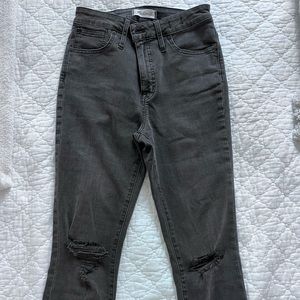 Madewell W27 Curvy High Rise Jean in Charcoal